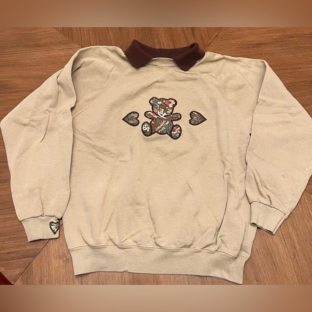 Vintage Teddy Bear Hearts Embroidered Collar Crewneck